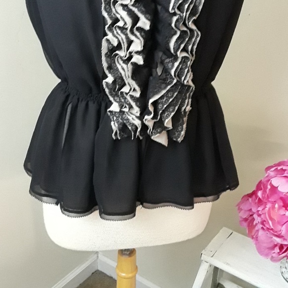 Neiman Marcus Robert Rodriguez ruffle top NWT - Picture 3 of 8